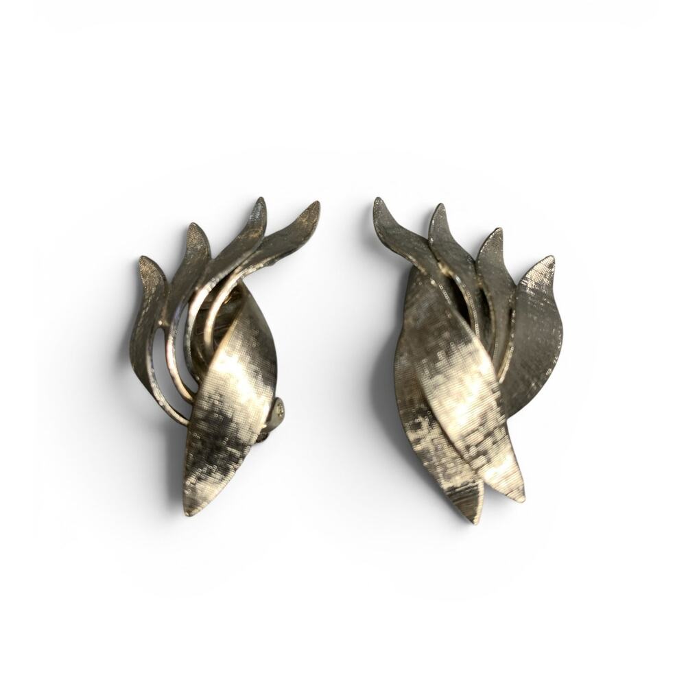 Vintage Silver-Tone Textured Foliage Earrings Clip-On
